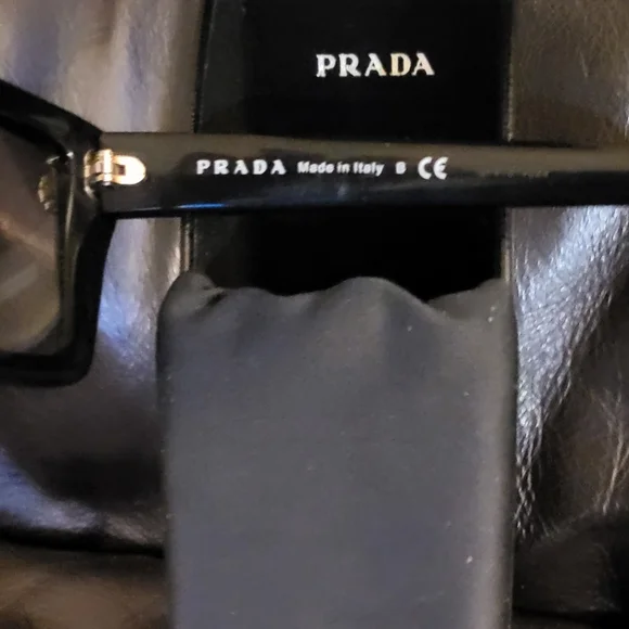 PRADA Women display picture 2